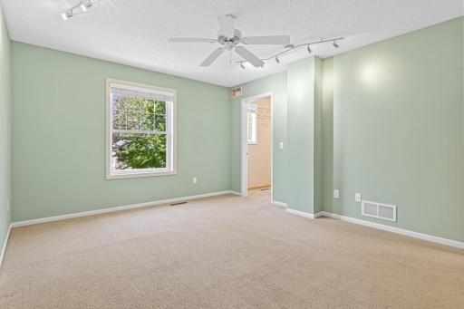 712 Stewart Avenue, Saint Paul, MN 55102
