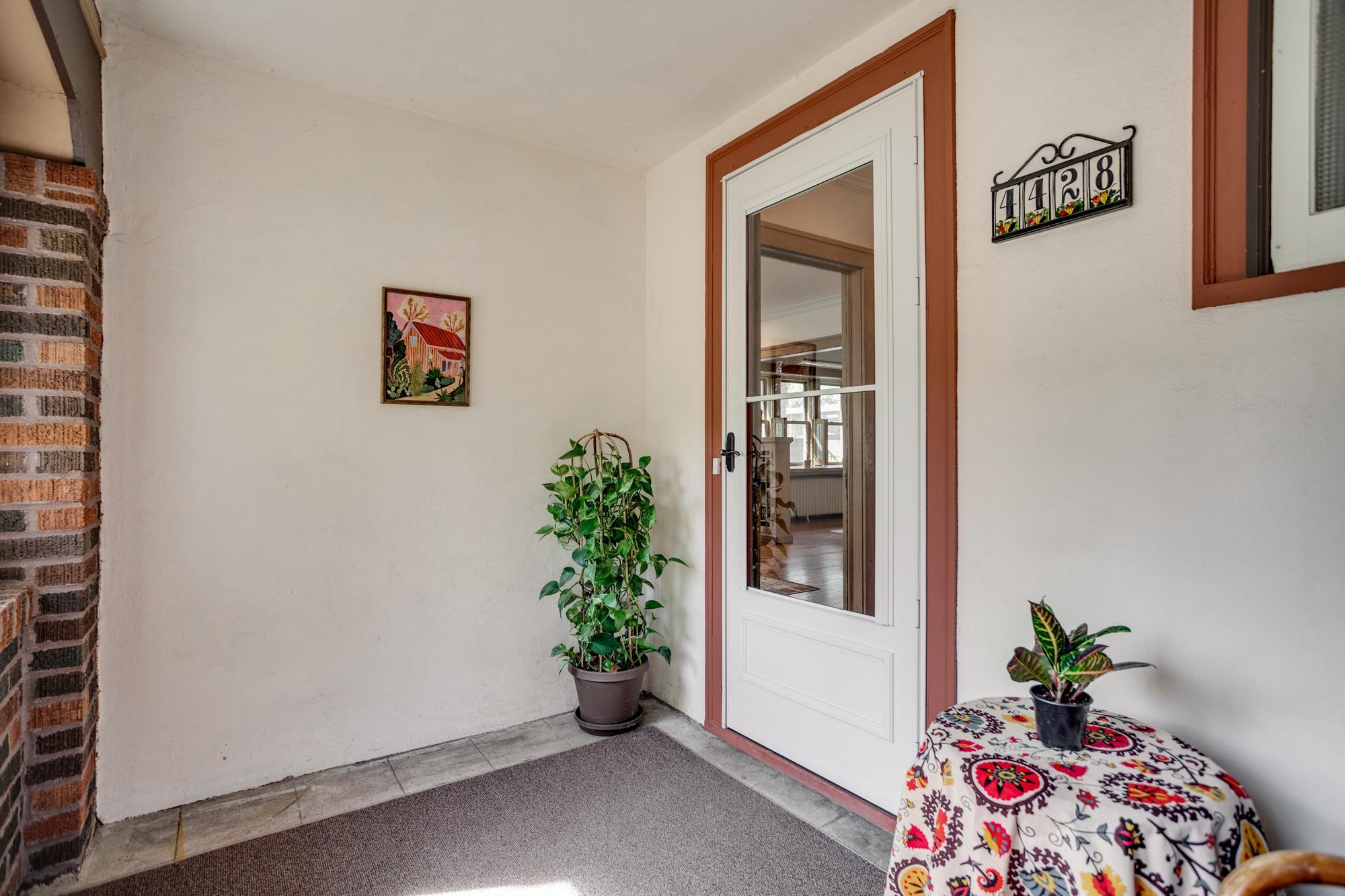Enjoy the 3-season porch