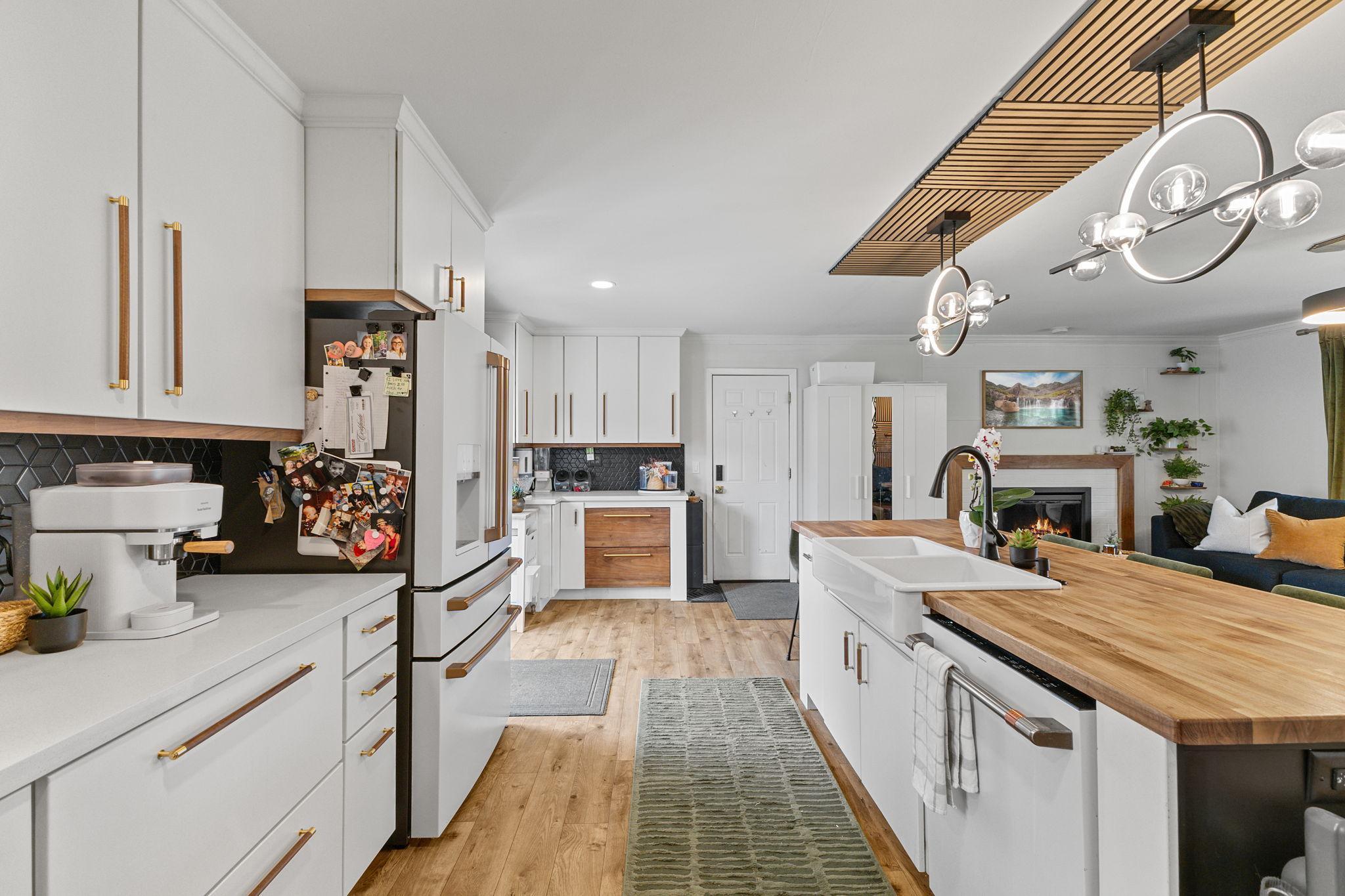 Vivid Spaces_8845 23rd Ave N_114.jpg