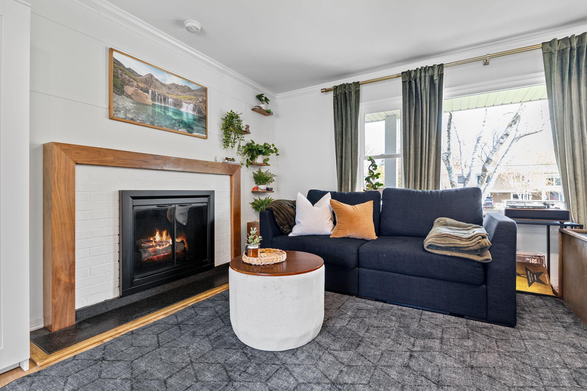 Vivid Spaces_8845 23rd Ave N_109.jpg