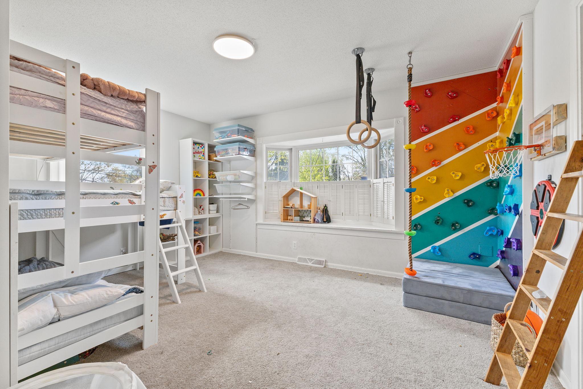 Vivid Spaces_8845 23rd Ave N_124.jpg