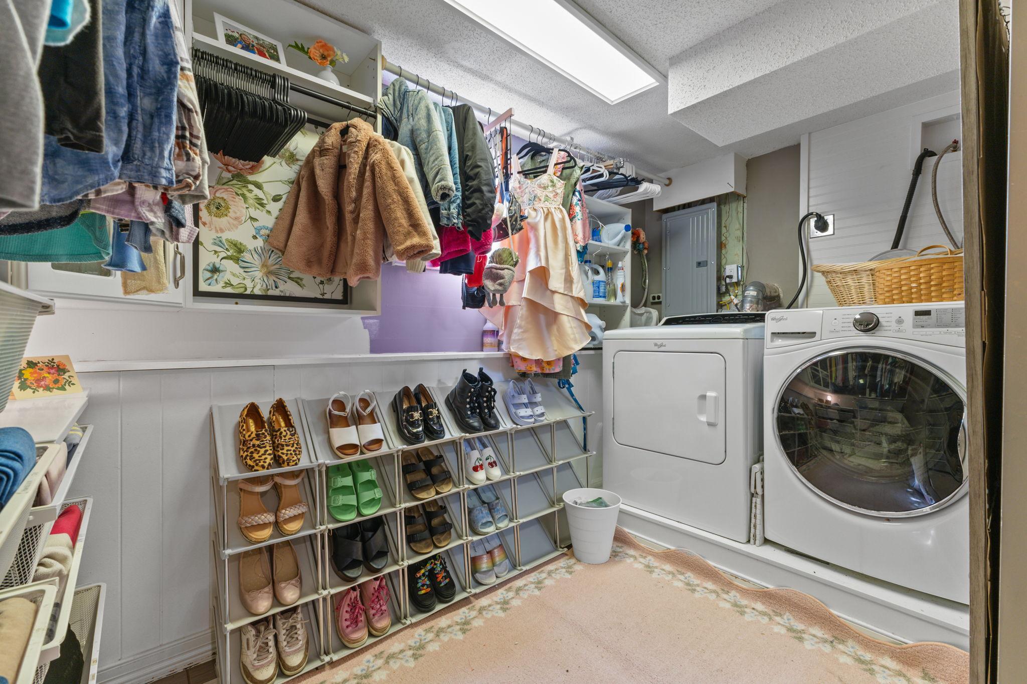 Vivid Spaces_8845 23rd Ave N_132.jpg