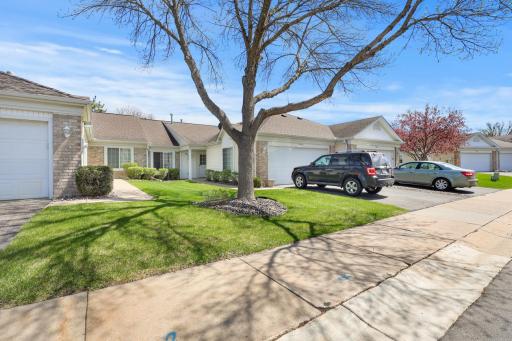 9462 Prairieview Trail N, Champlin, MN 55316