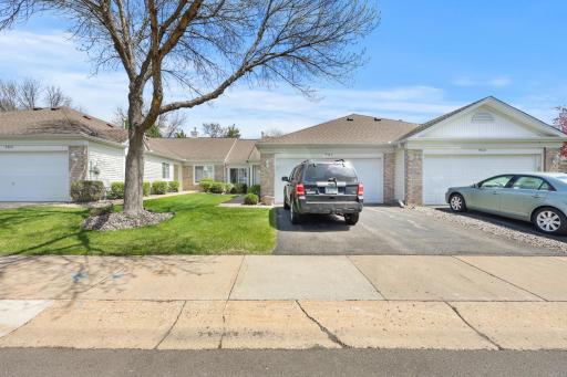9462 Prairieview Trail N, Champlin, MN 55316