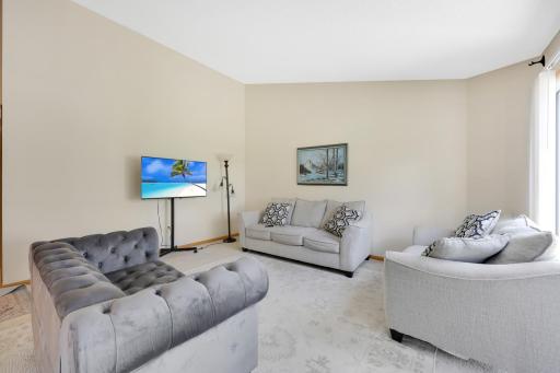 9462 Prairieview Trail N, Champlin, MN 55316
