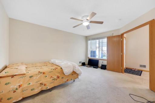 9462 Prairieview Trail N, Champlin, MN 55316