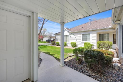 9462 Prairieview Trail N, Champlin, MN 55316