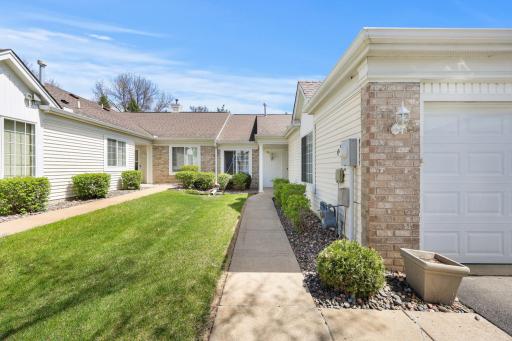 9462 Prairieview Trail N, Champlin, MN 55316