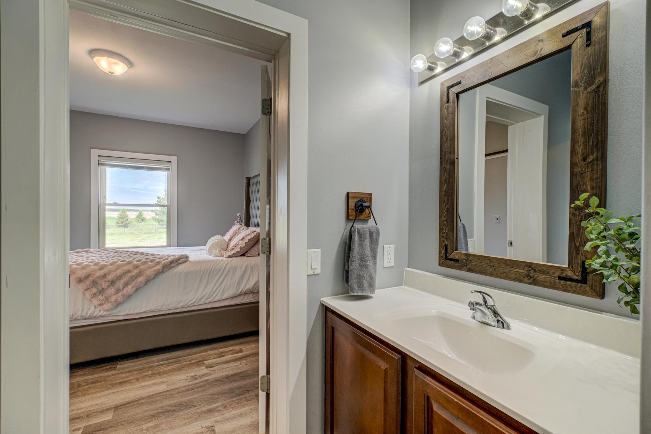 706 County Road H-31.jpg
