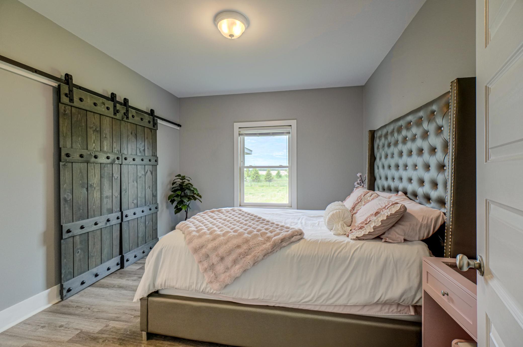 706 County Road H-32.jpg