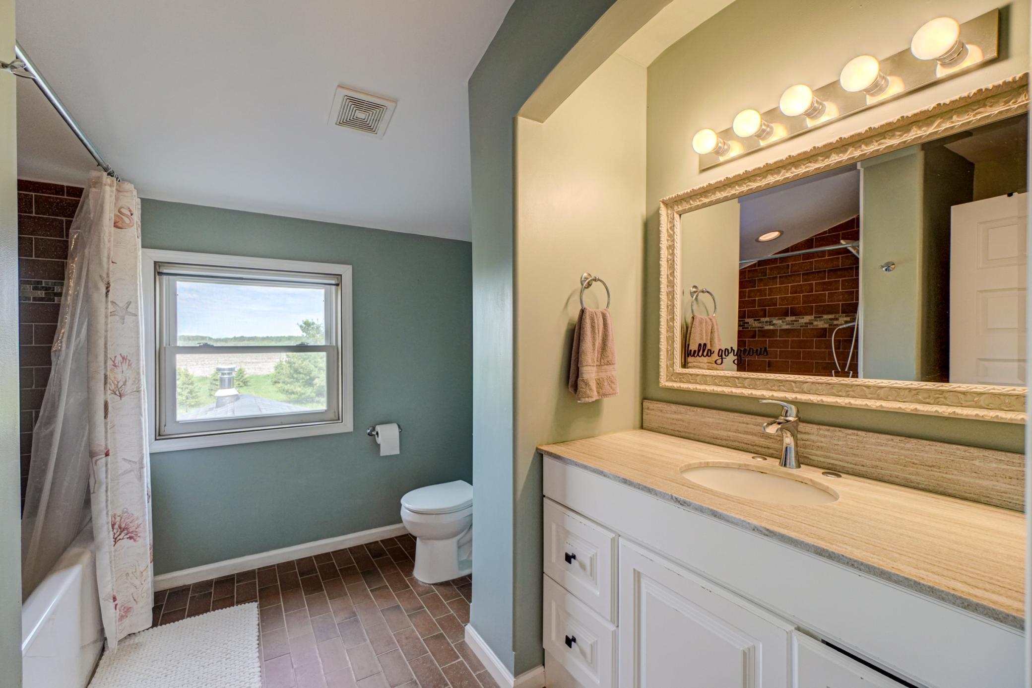 706 County Road H-86.jpg