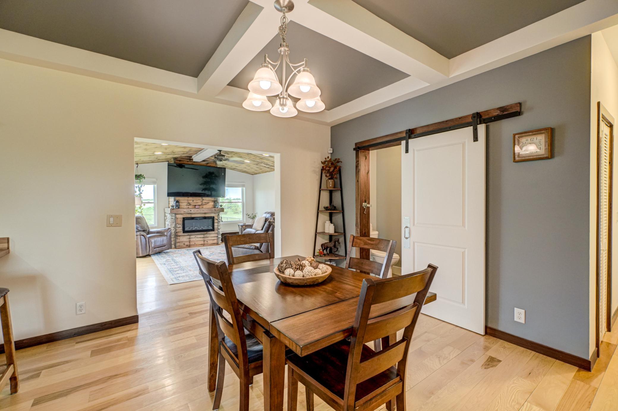 706 County Road H-62.jpg