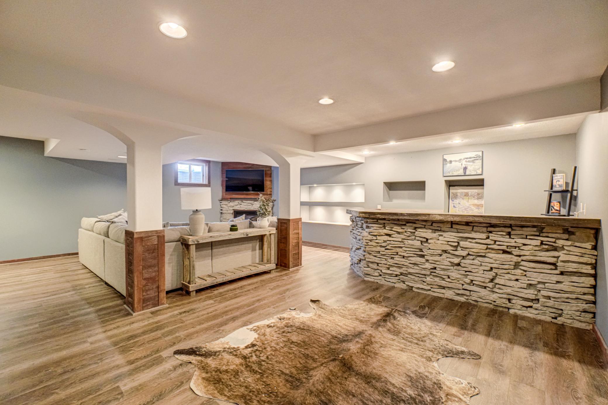 706 County Road H-10.jpg