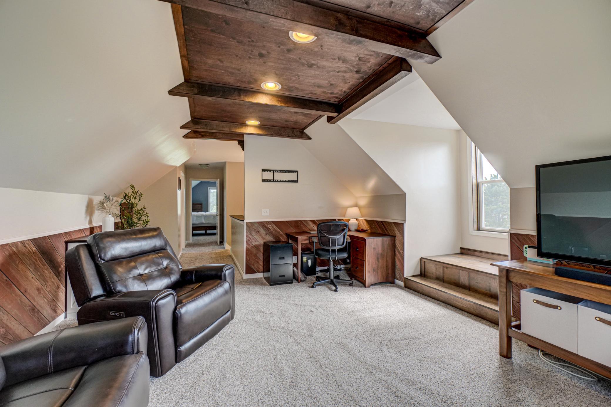 706 County Road H-81.jpg