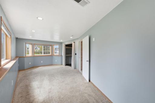 26173 Goodview Avenue, Wyoming, MN 55092