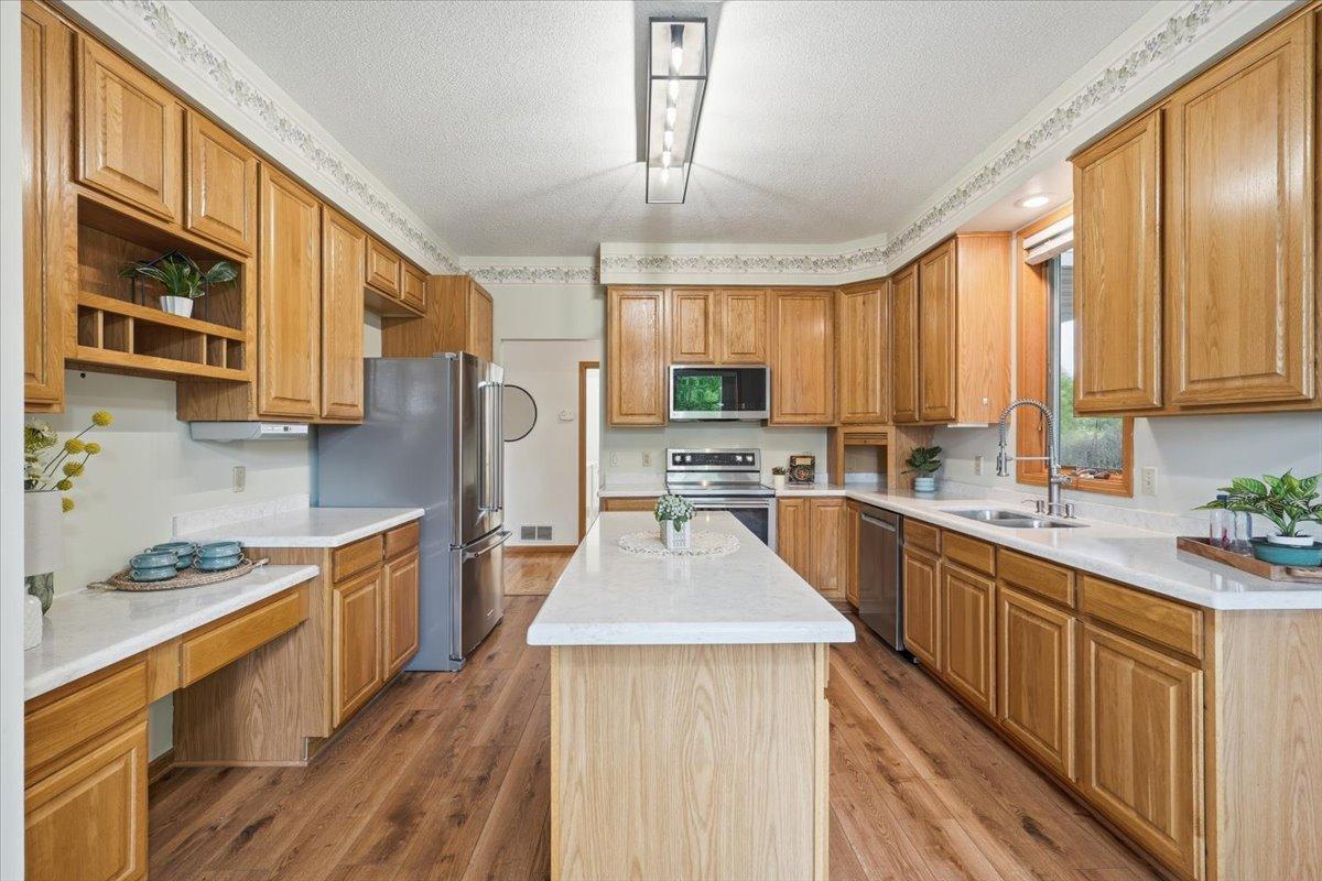 11-Kitchen.jpg