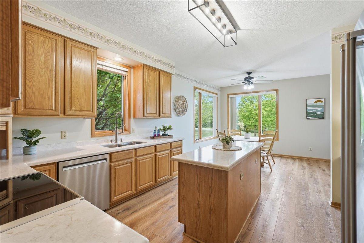 13-Kitchen.jpg