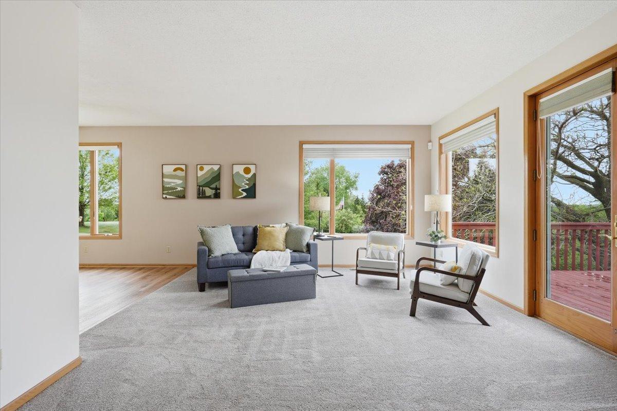 07-Living Room.jpg