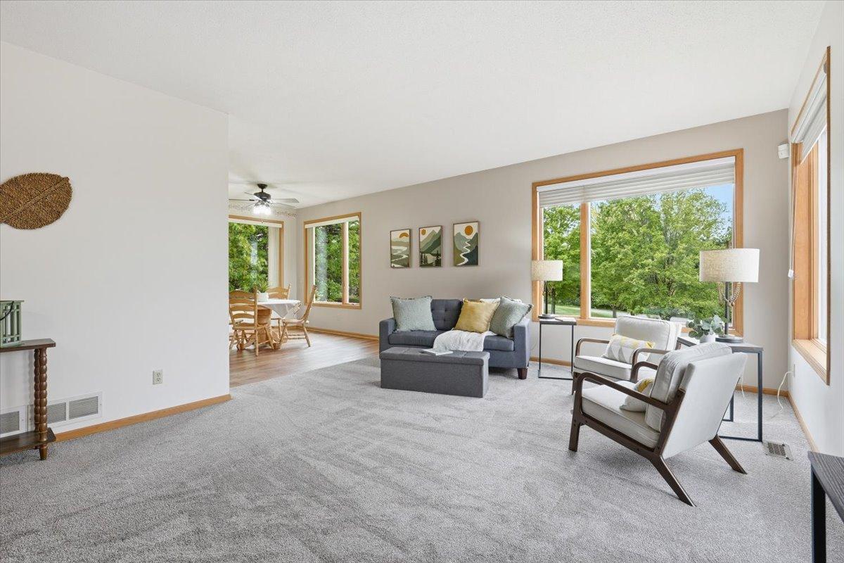 05-Living Room.jpg