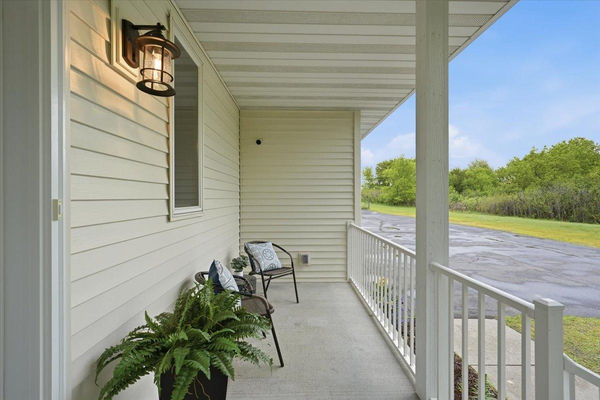 03-Front Porch.jpg