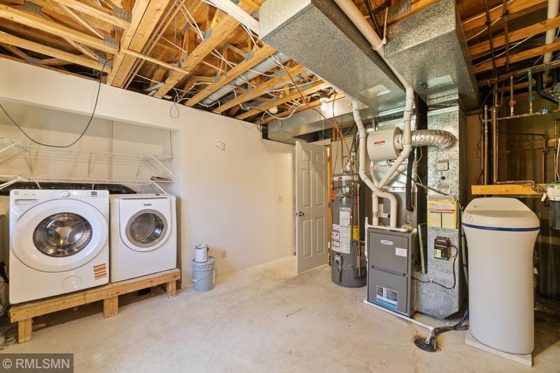 12_Laundry Room.jpg