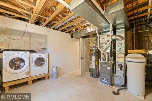 12_Laundry Room.jpg