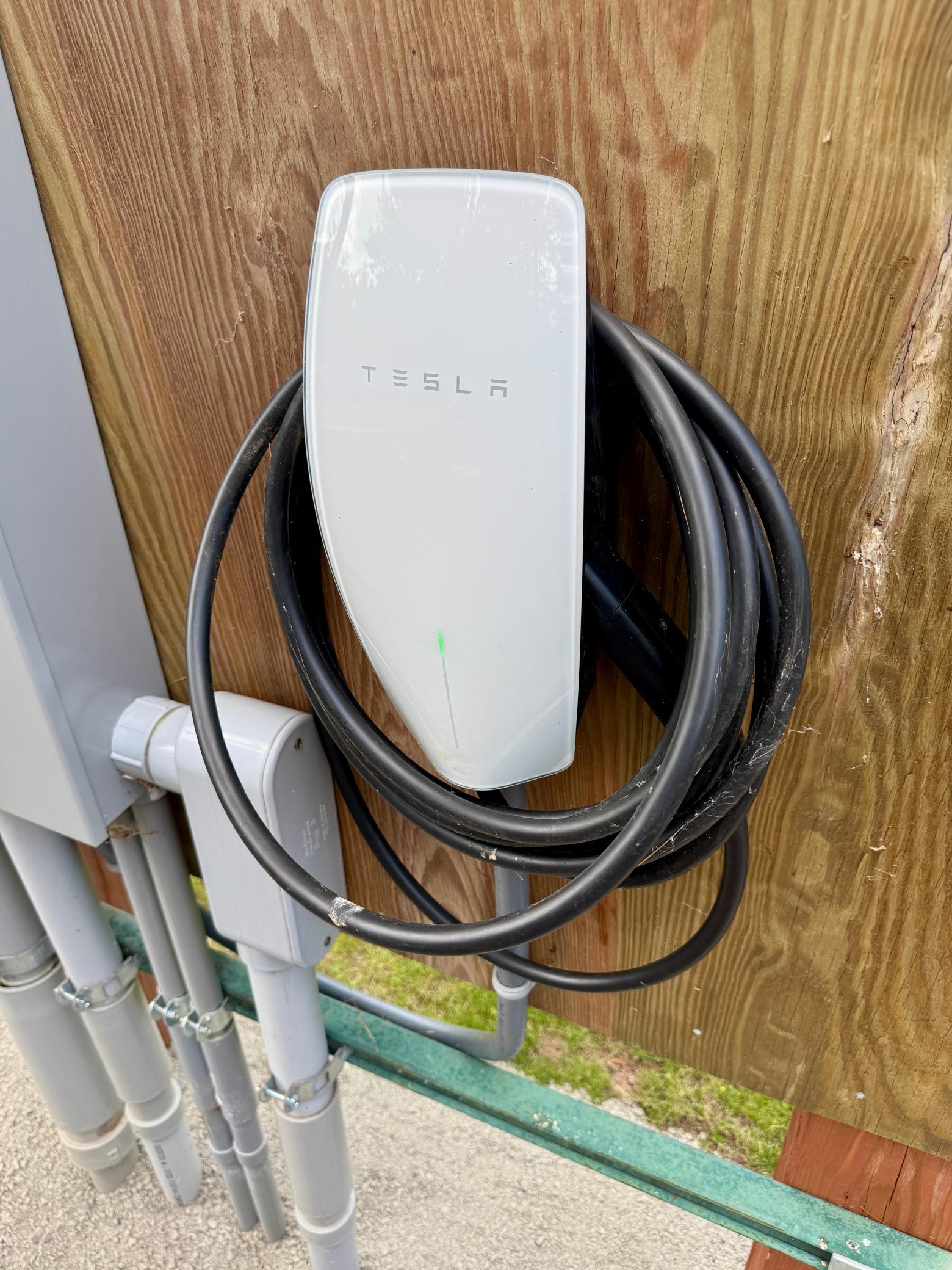 TESLA CHARGE.jpg