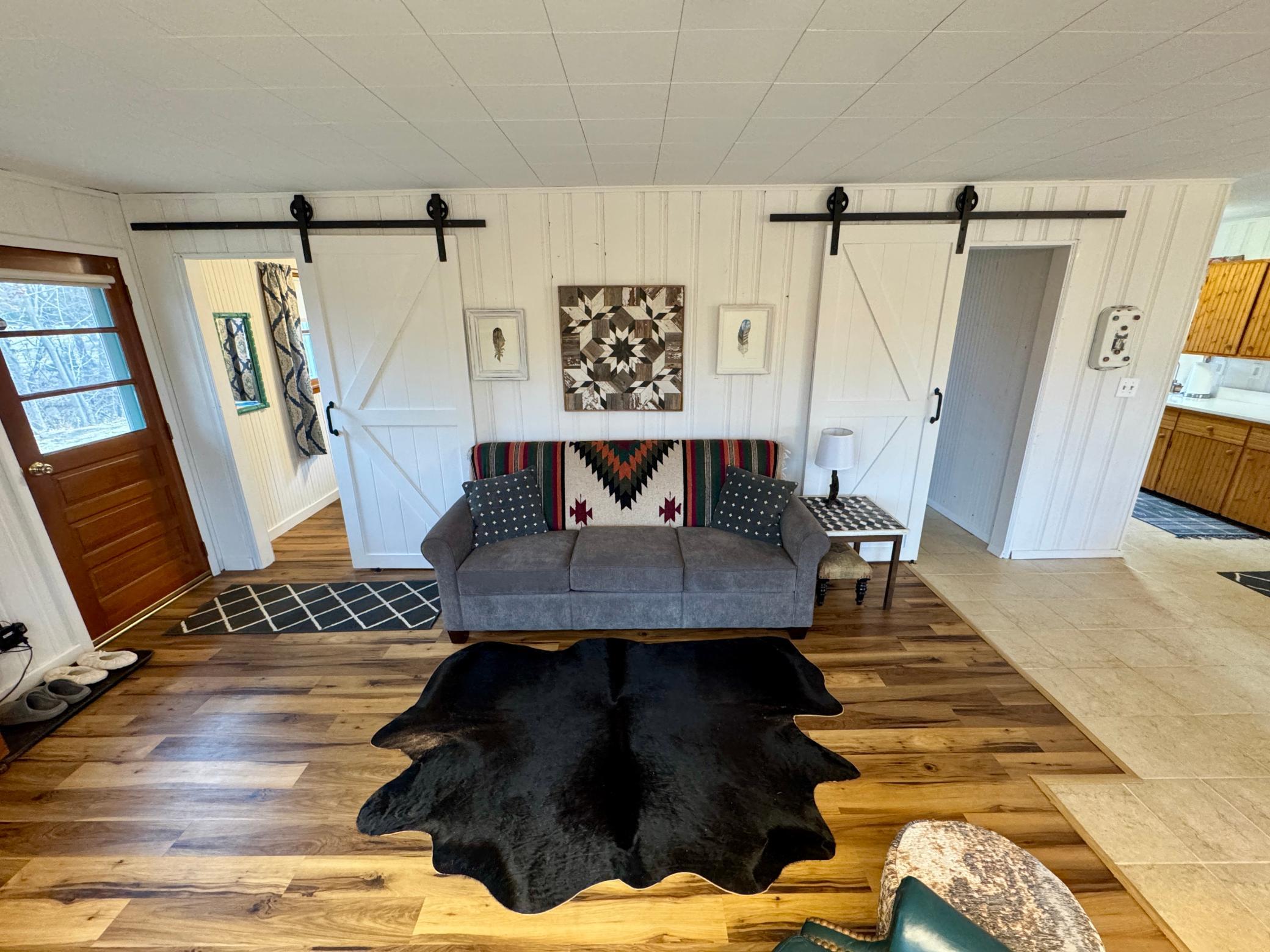 CABIN LIVING1.jpg