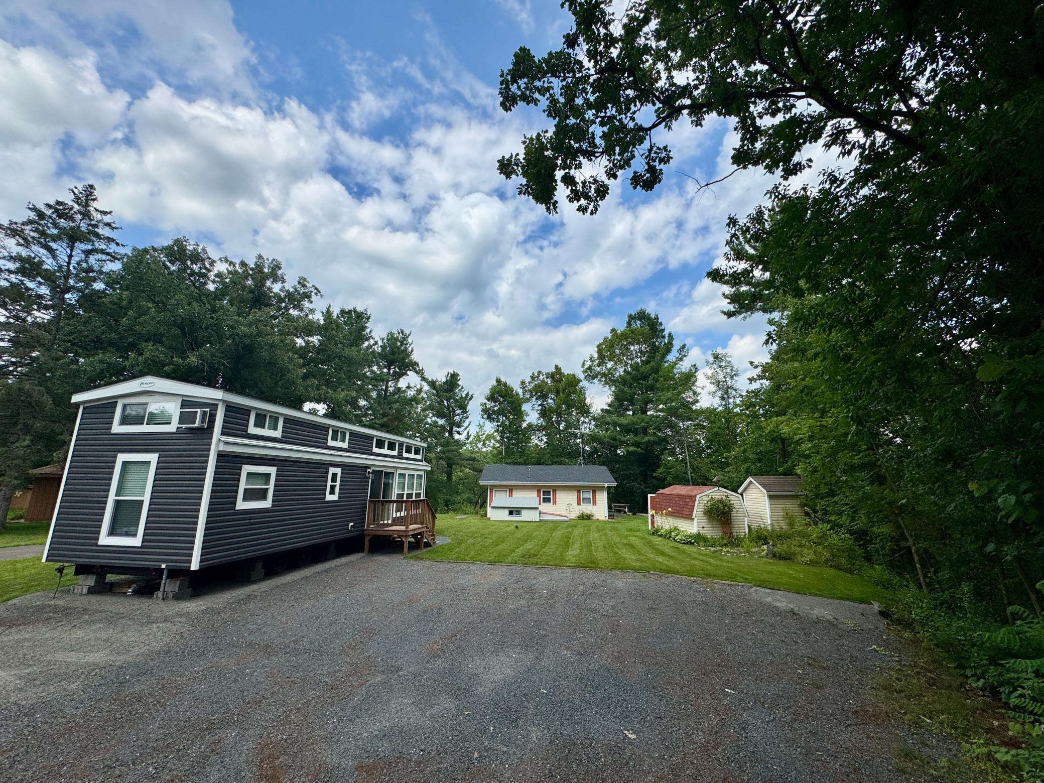 DRIVEWAY VIEW.jpg