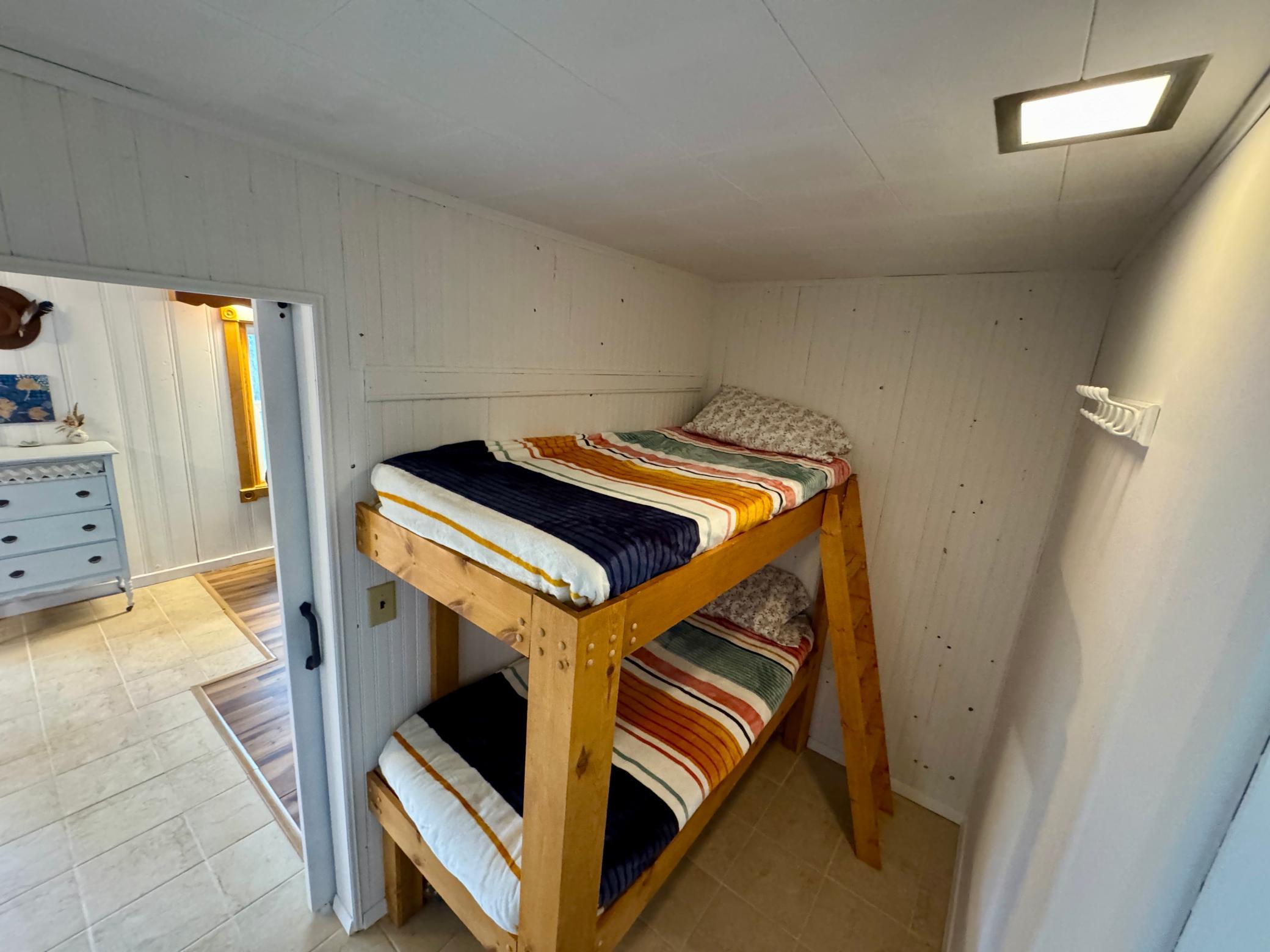 CABIN BUNK1.jpg