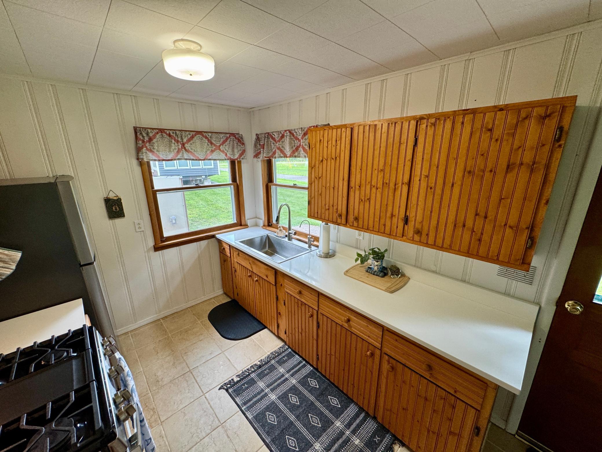 CABIN KITCHEN2.jpg