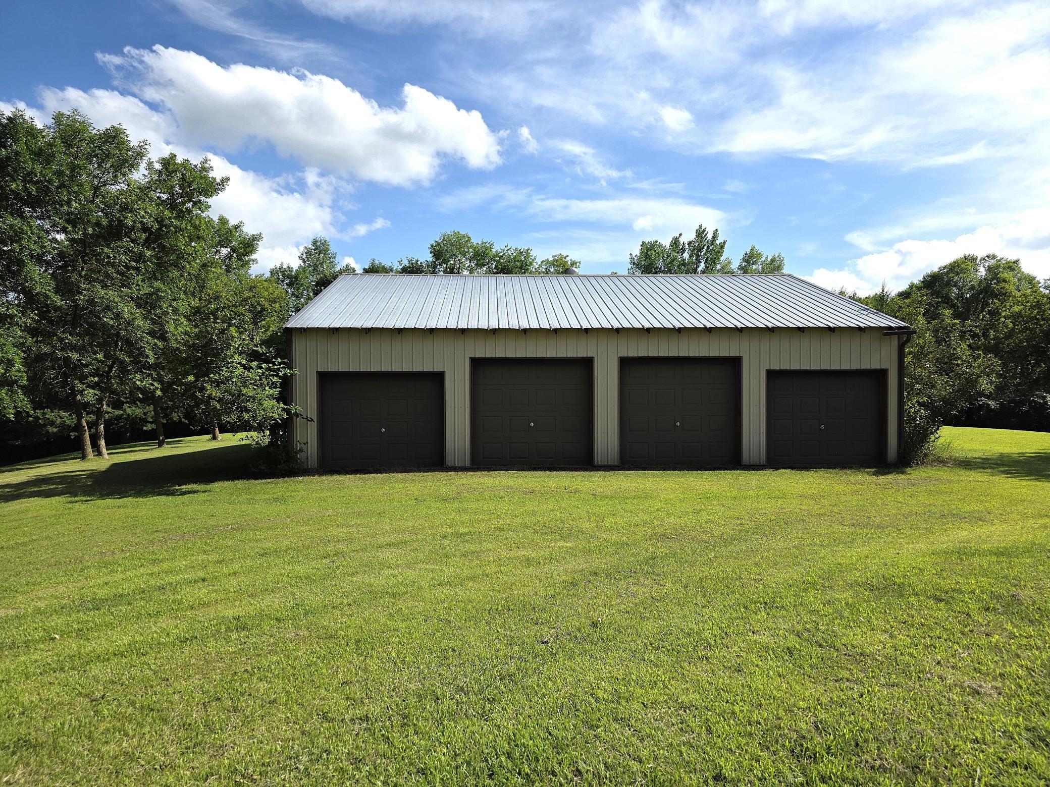 Detached Garage/Pole Barn