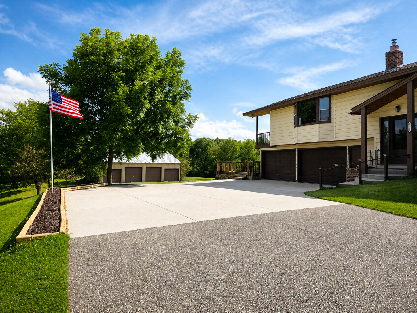 Horseshoe driveway to court yard view 1