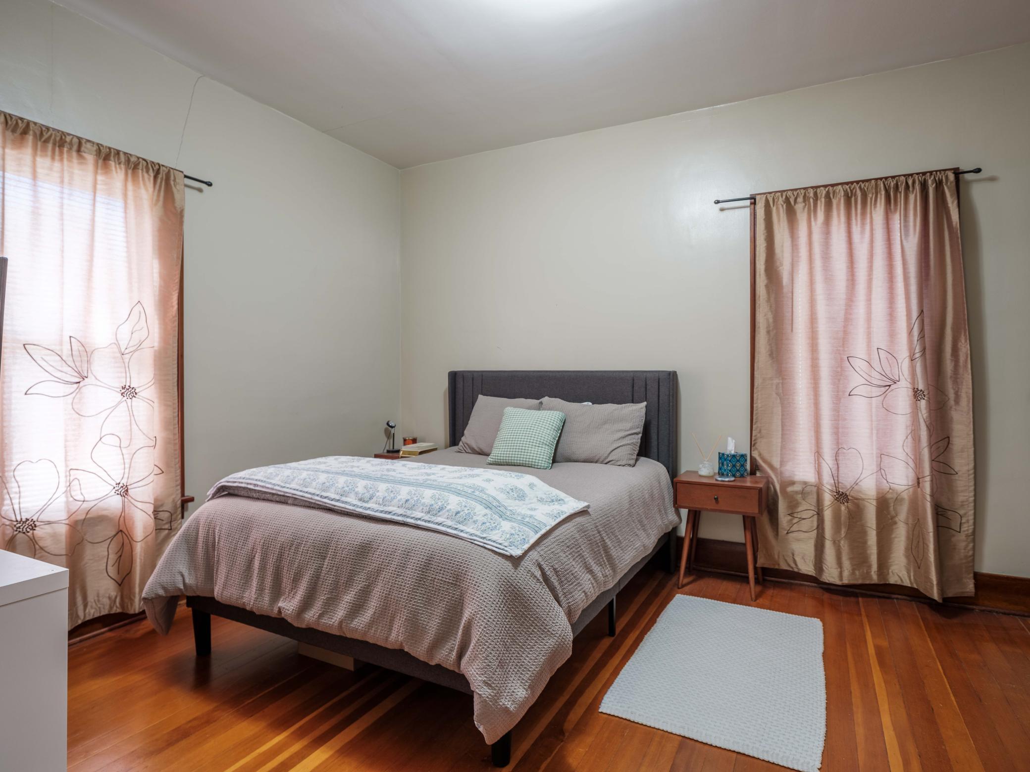 Unit #2 15 12th Ave NW-108.jpg