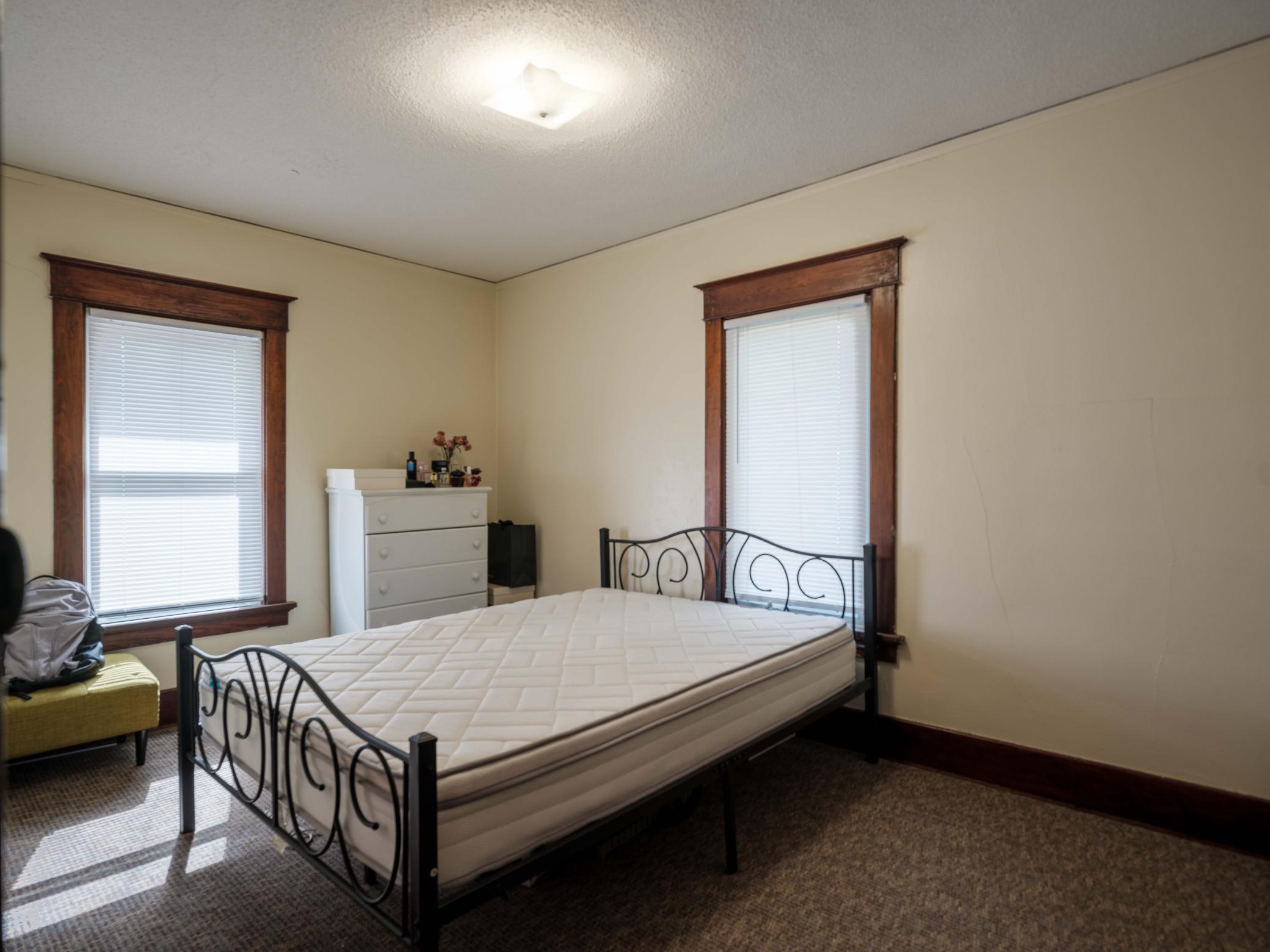 Unit #3 15 12th Ave NW-113.jpg