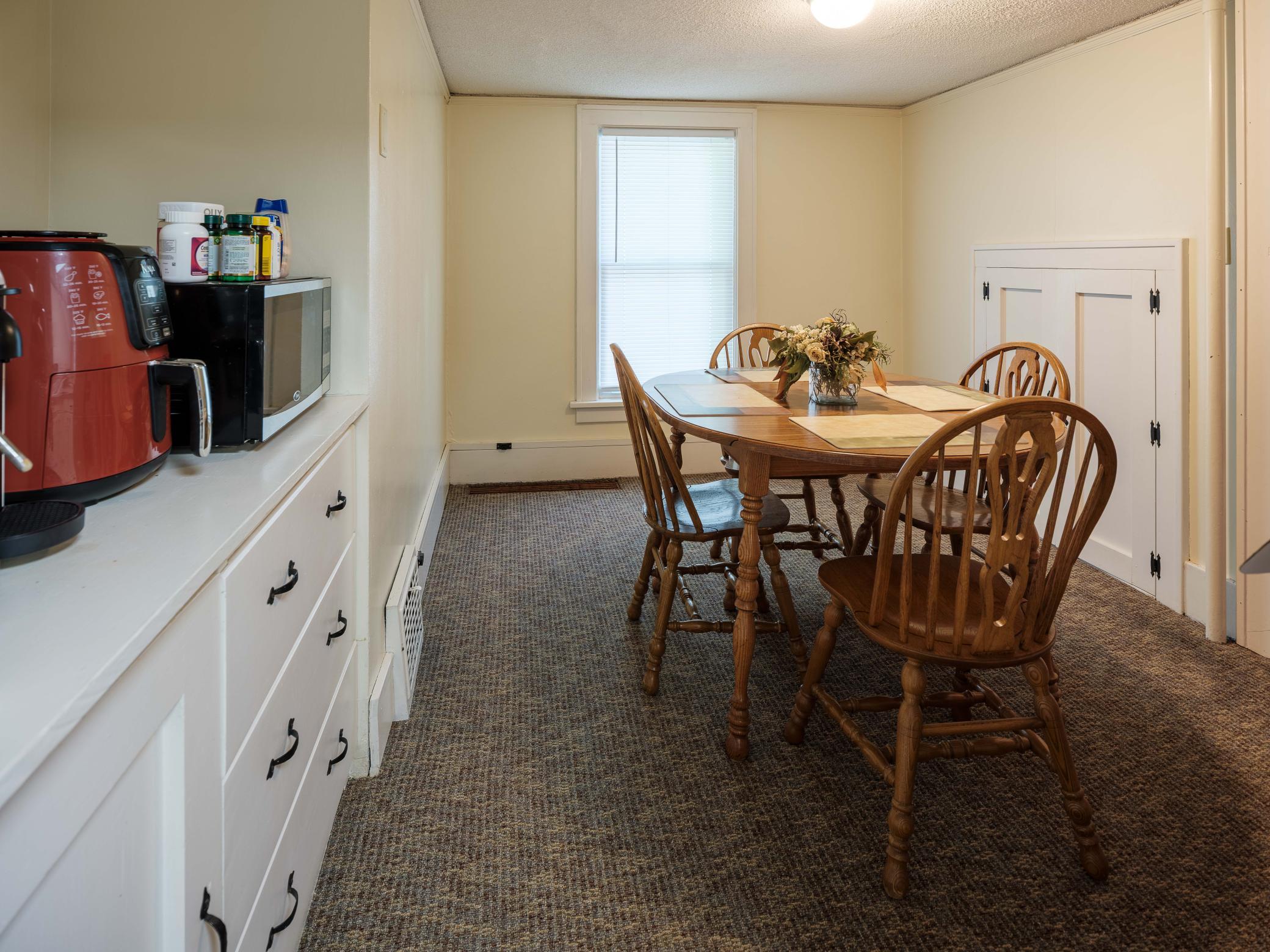 Unit #3 15 12th Ave NW-111.jpg