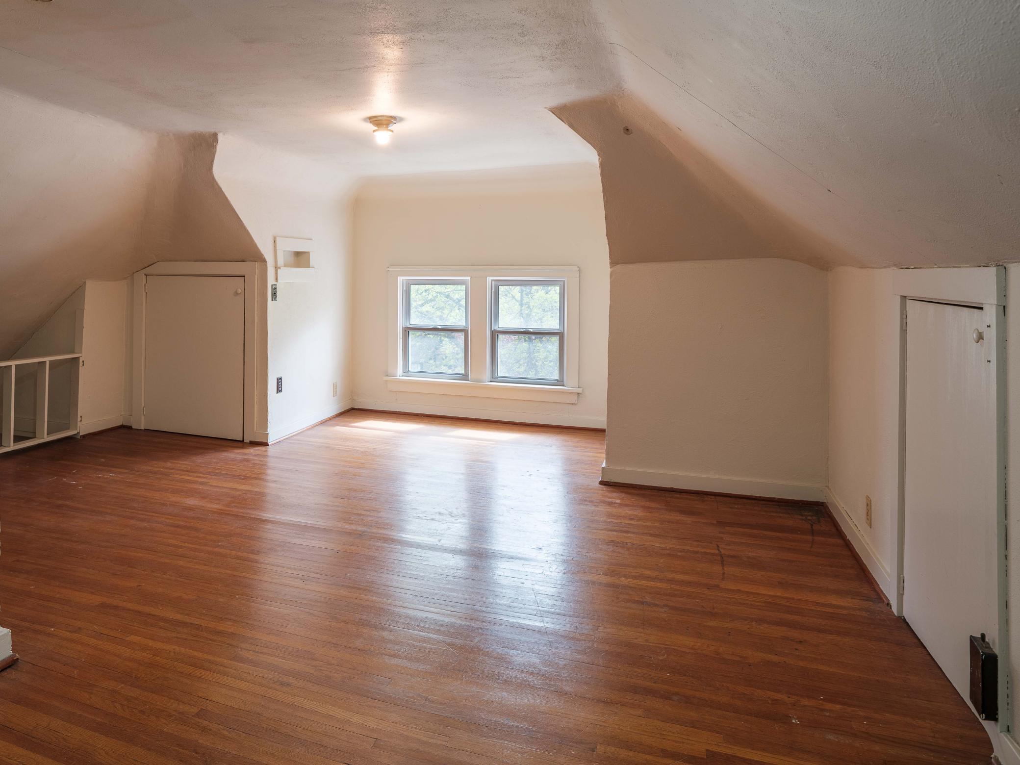 15 12th Ave NW-116.jpg