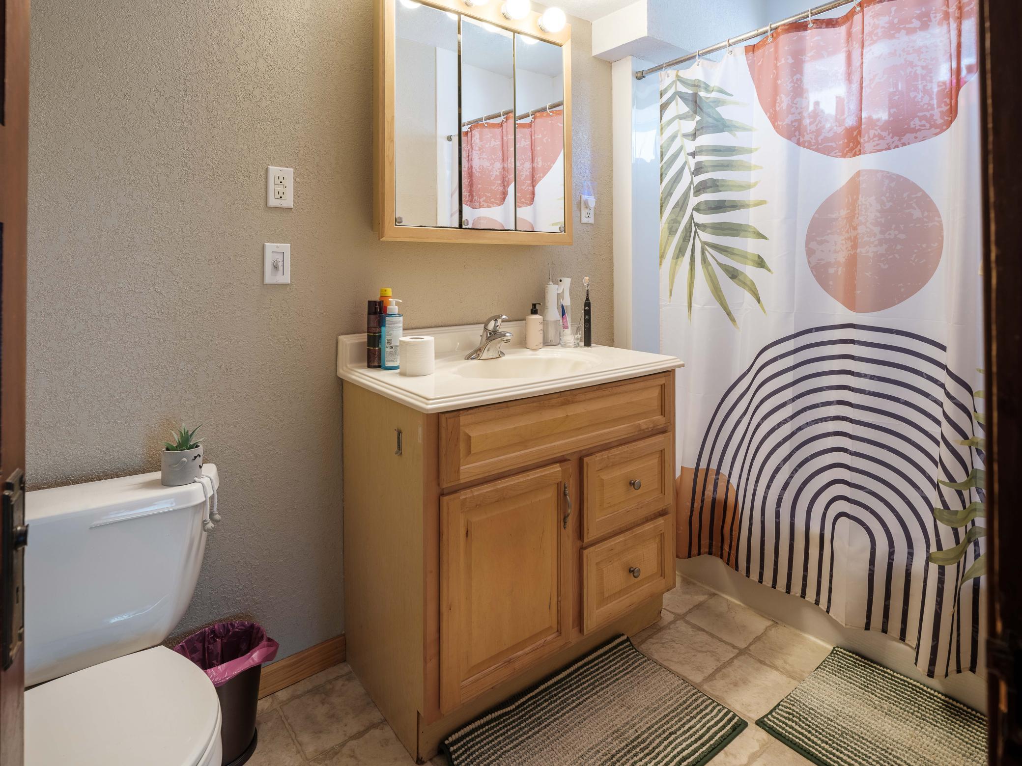 Unit #3 15 12th Ave NW-114.jpg