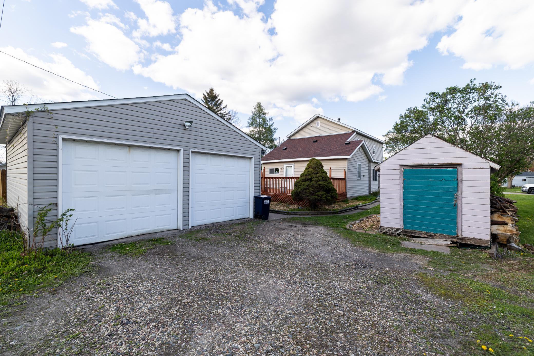 Detached 2-Car Garage