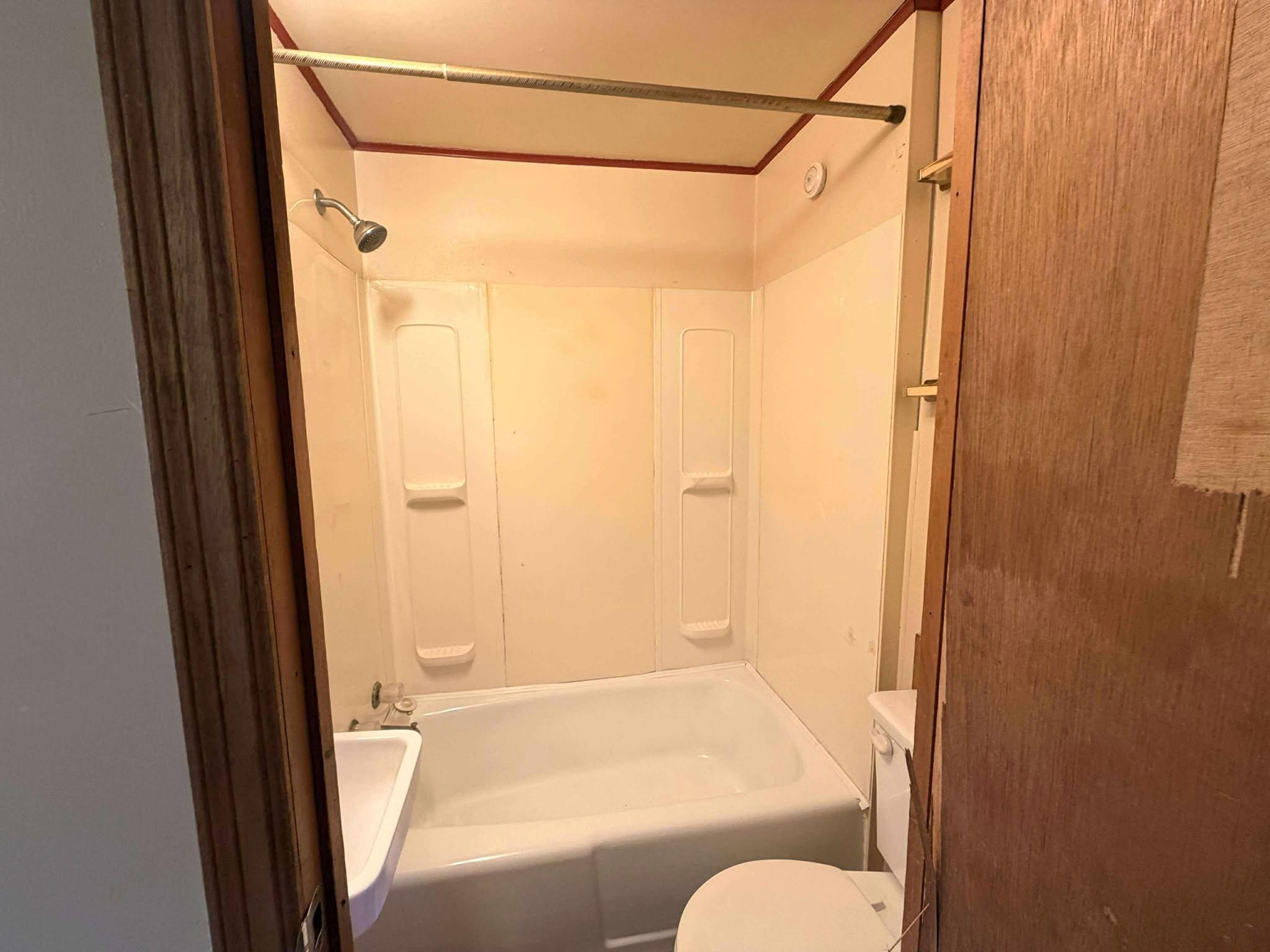 Main level bathroom.jpg