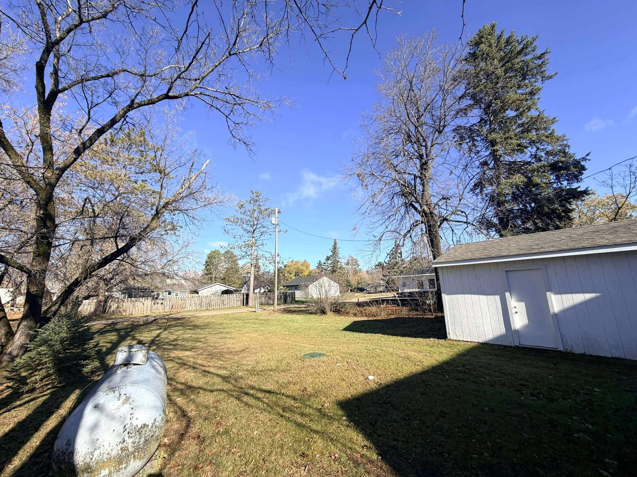 1 Stall Garage and backyard.jpg