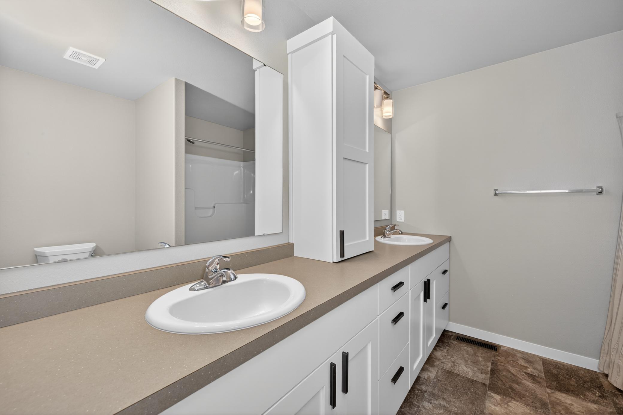 Amdak__6064 58th St S Fargo ND_0023.jpg