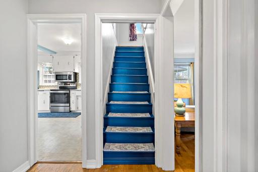 Let's head upstairs & check out the upper level...