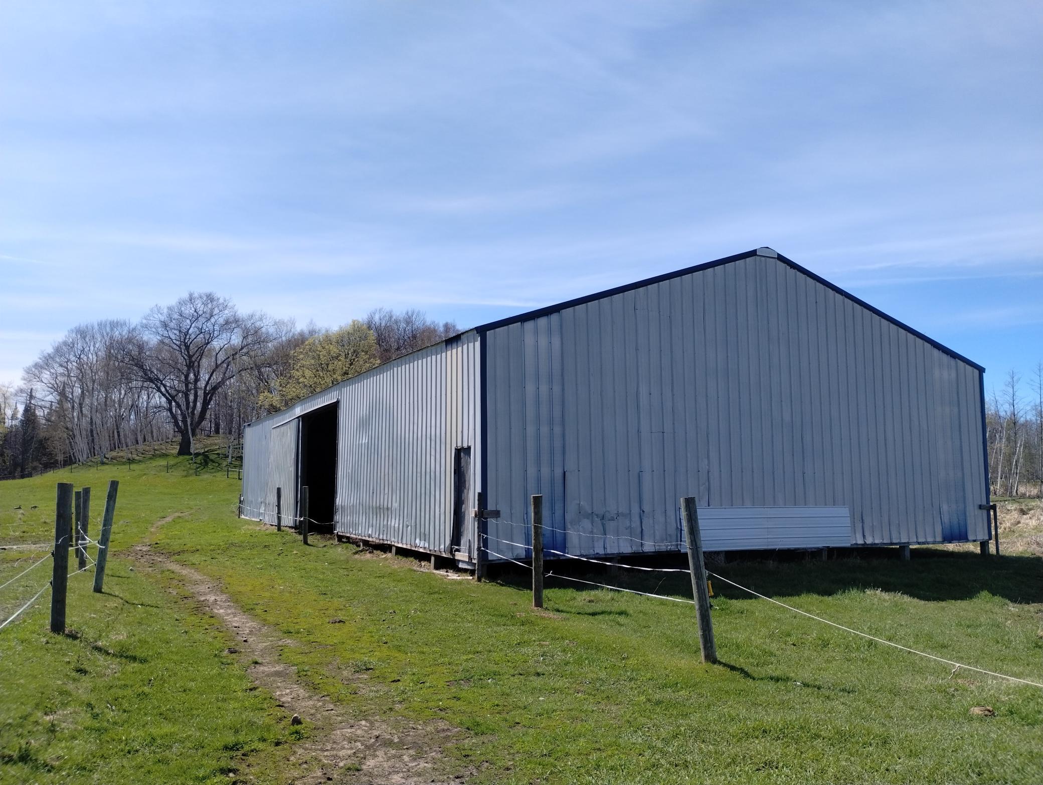 34x80 Hay or loafing shed