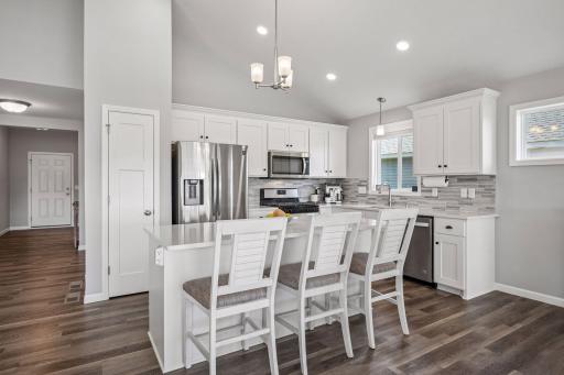 6186 Quenroe Avenue NE, Elk River, MN 55330