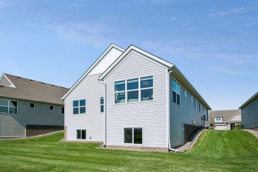 6186 Quenroe Avenue NE, Elk River, MN 55330