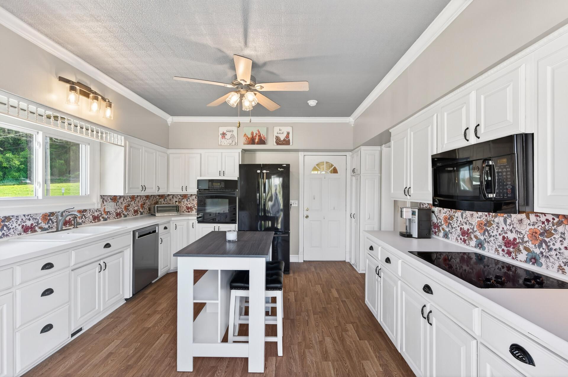 Great storage in kitchen
