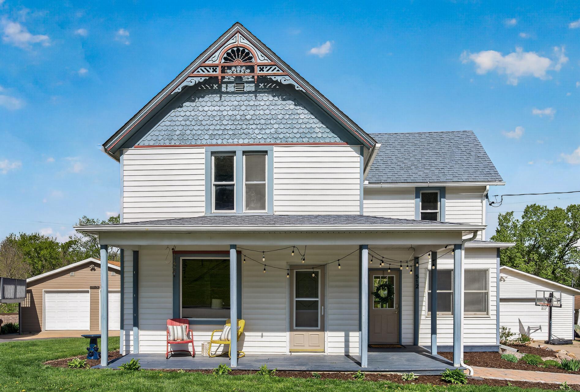 Welcome to 512 Broadway Street South
