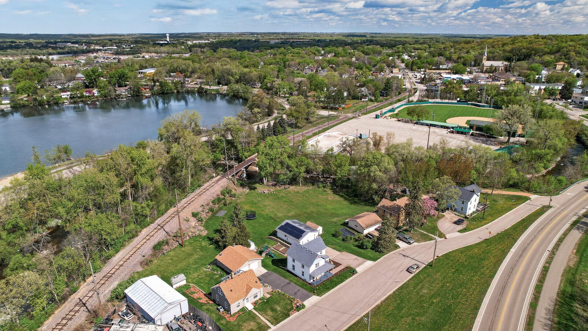 Great location to downtown