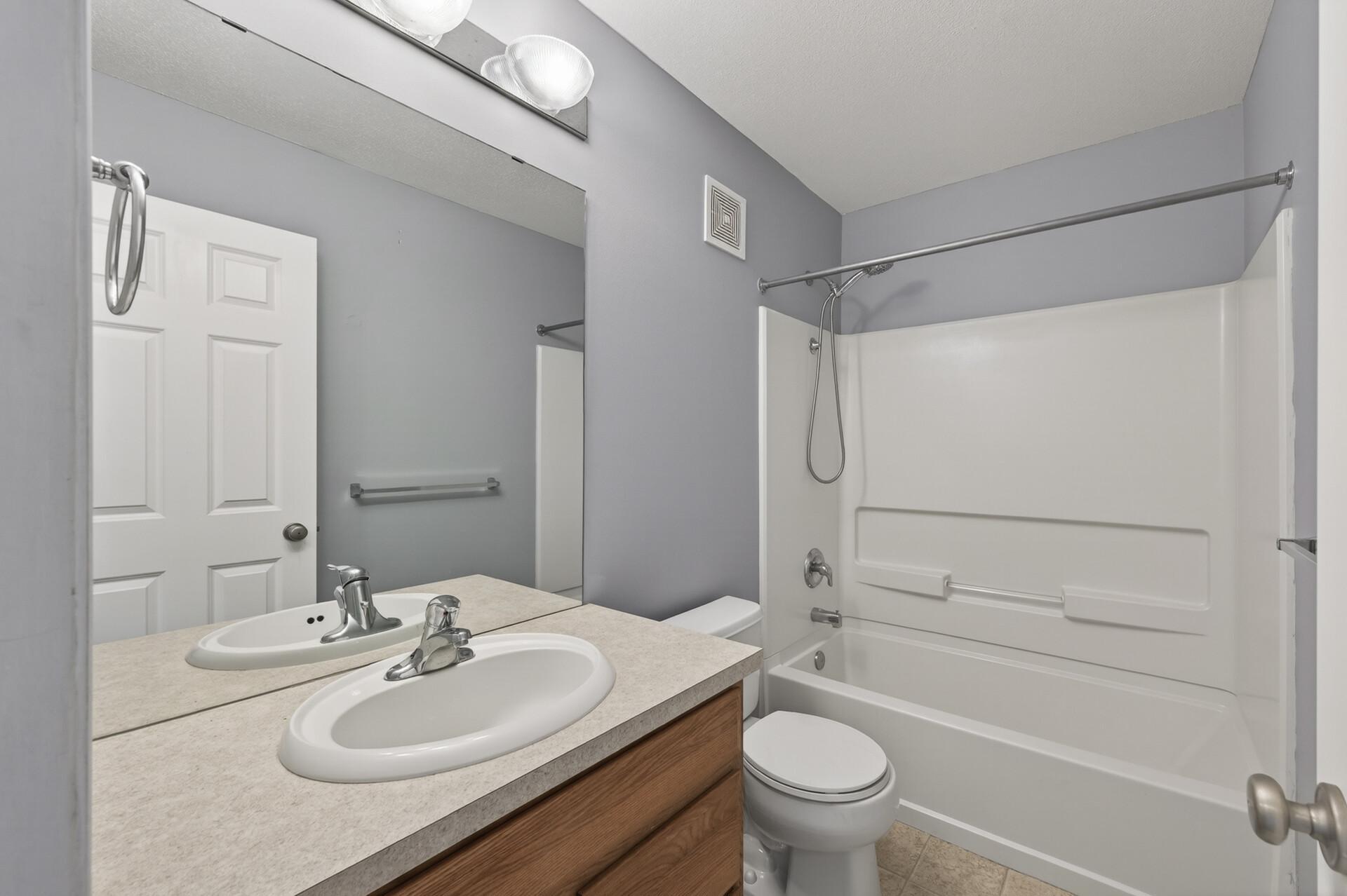 Upper level full bathroom